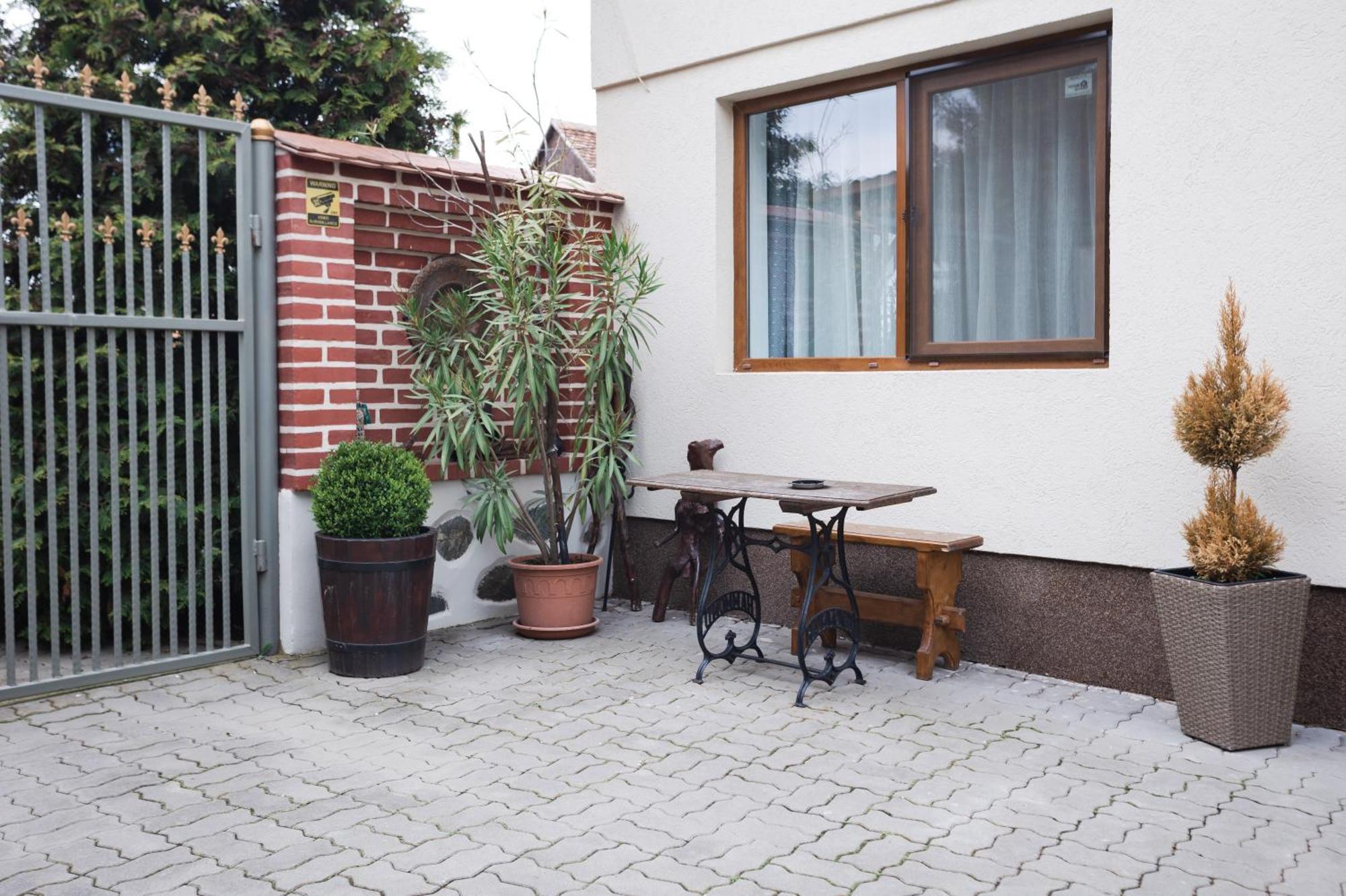 Christian Haus Sibiu Hotel ภายนอก รูปภาพ